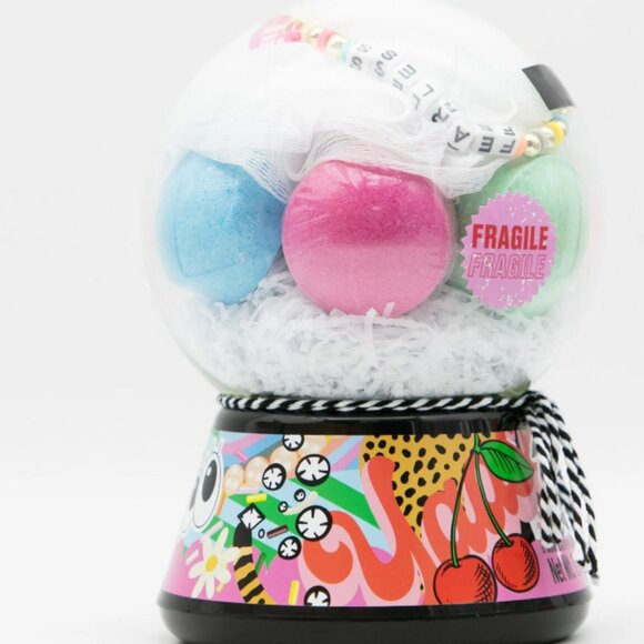 Hi Peach Layne Metaverse Bath Bomb Snow Globe, 8 mini w/ Friendship Loofah - Picture 5 of 6